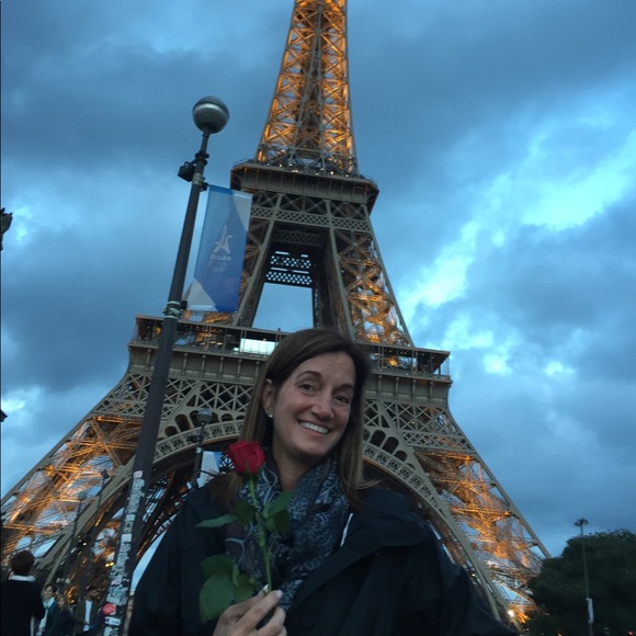 Meet your Posher, Lisa - Picture 1 of 3